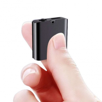 MAŁY DYKTAFON SZPIEGOWSKI Z MAGNESEM DETEKCJA DŹWIĘKU 32GB FILTRACJA SZUMÓW