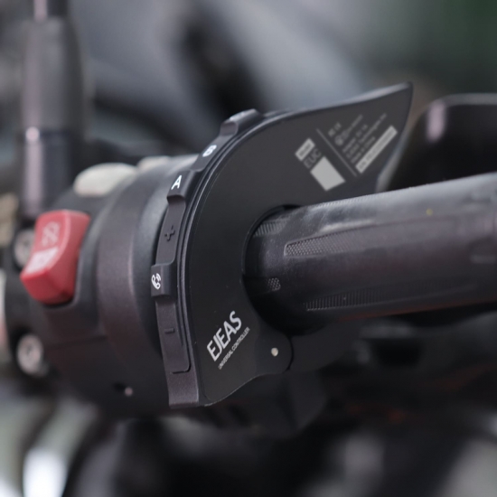 PILOT STEROWANIA INTERKOMU INTERCOMU NA KIEROWNICĘ EUC EJEAS BLUETOOTH 5.1